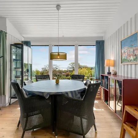 Klippehuset Holiday home Gudhjem