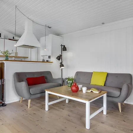 Klippehuset Holiday home *